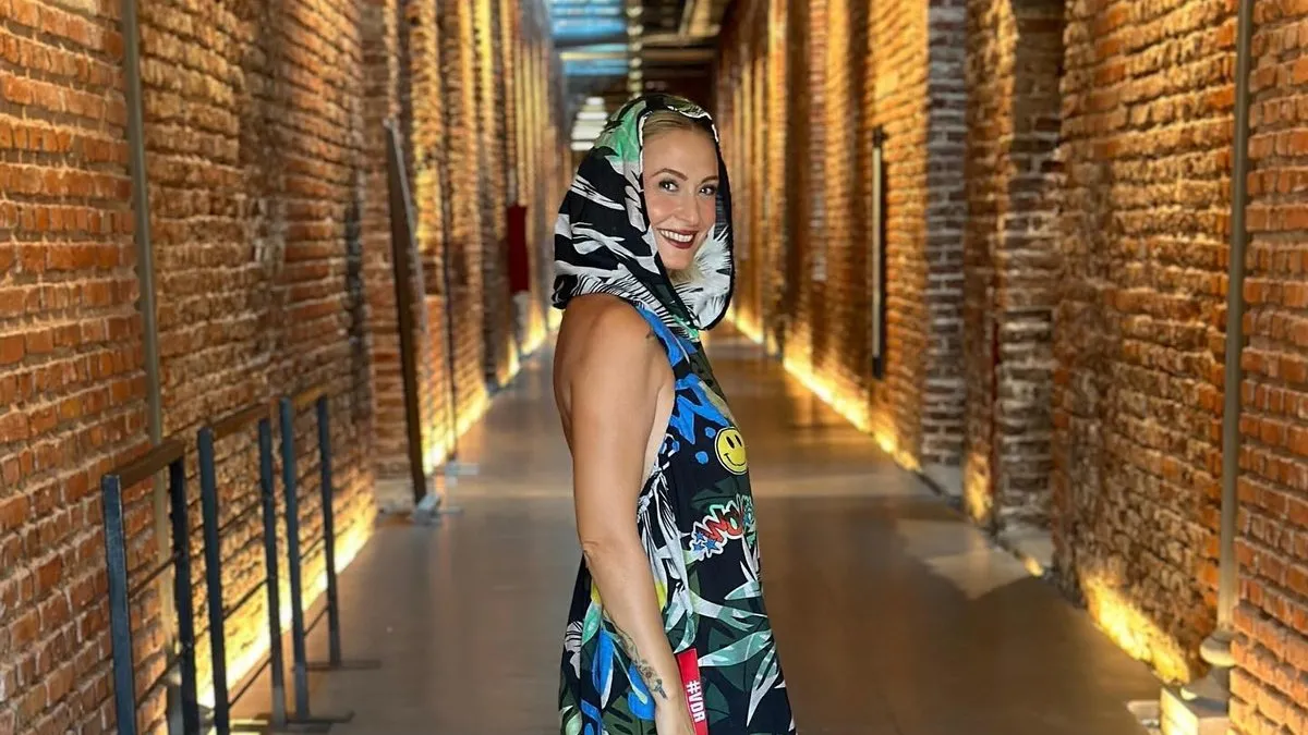 Ceyda Düvenci’ye bu defa “Çok kötü” yorumları yağdı! Ceyda Düvenci farklı tarzı ile sosyal medyanın diline düştü!